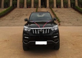 Mahindra Delivers First BS-VI Alturas G4 To The President Of India