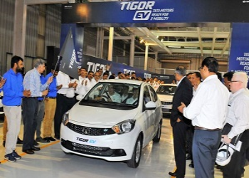 Tata Motors Dispatches First Fleet Of Electric Tigor To EESL Tata Motors Dispatches First Fleet Of Electric Tigor To EESL